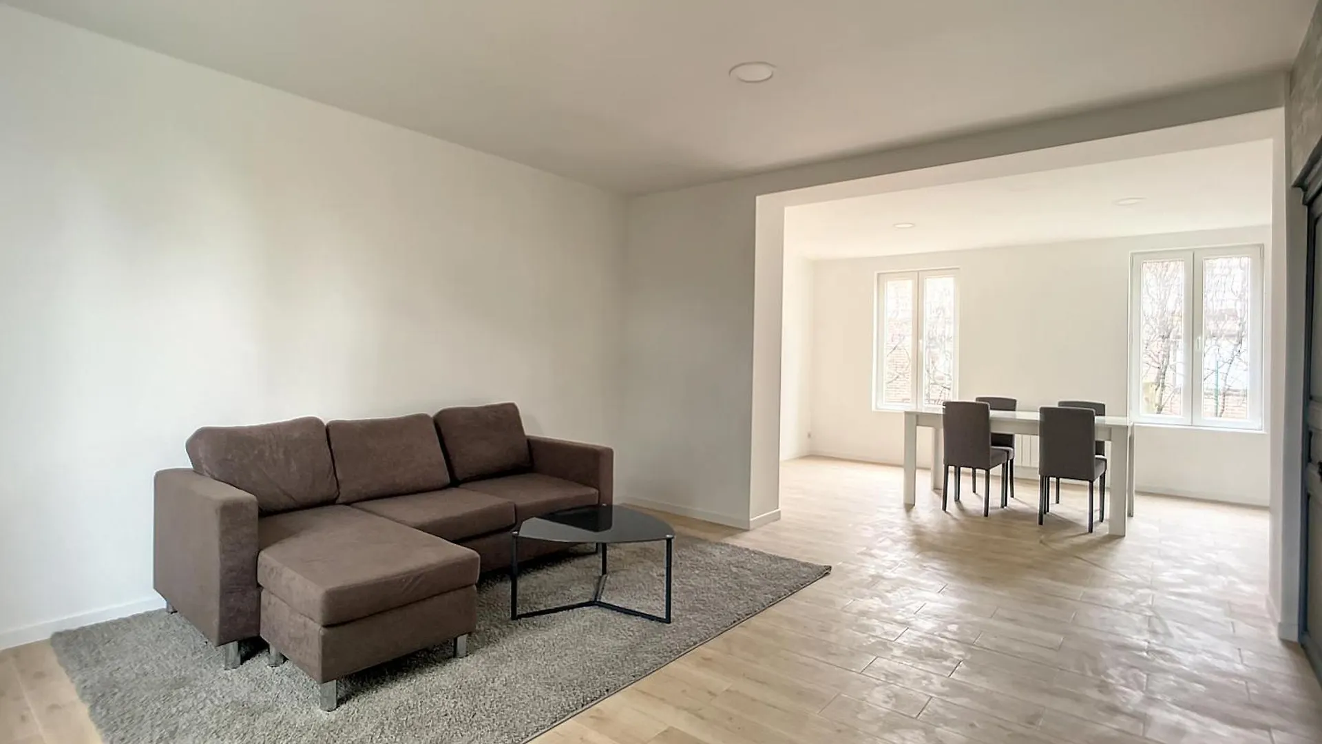 Isaac C Centre-Gare-Aeroport Apartment Charleroi